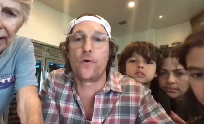 Matthew McConaughey organise un Bingo virtuel pour des personnes âgées