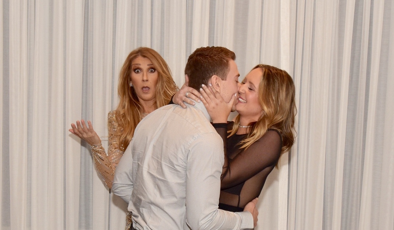 Céline Dion photobomb une demande en mariage et c'est magique