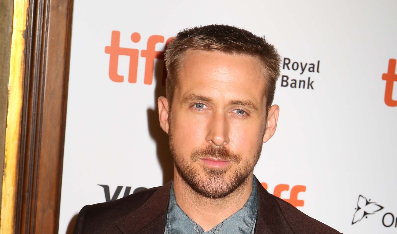 TIFF 2018 : Ryan Gosling très séduisant sur le tapis rouge de First man
