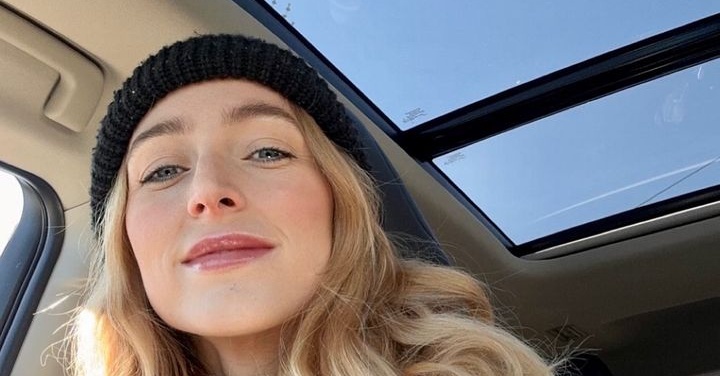 Jana Roy pose avec son célèbre papa, Patrick Roy, à son mariage ...